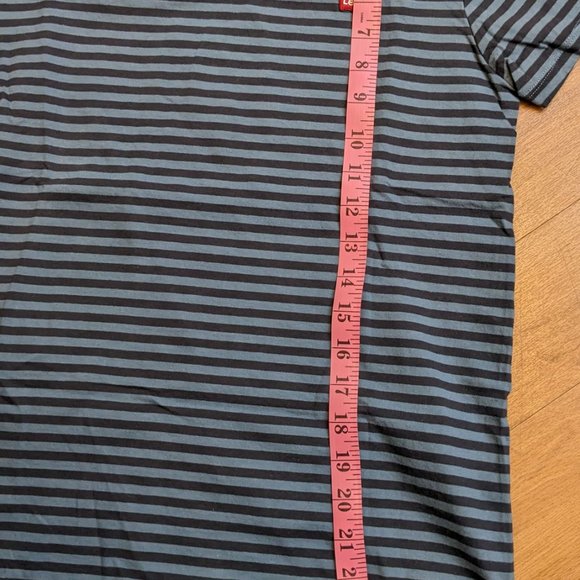 LEVIS PERFECT TEE NWOT - Picture 3 of 5